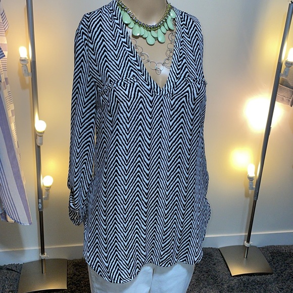 Size extra, small, dynamite blouse - Picture 14 of 14